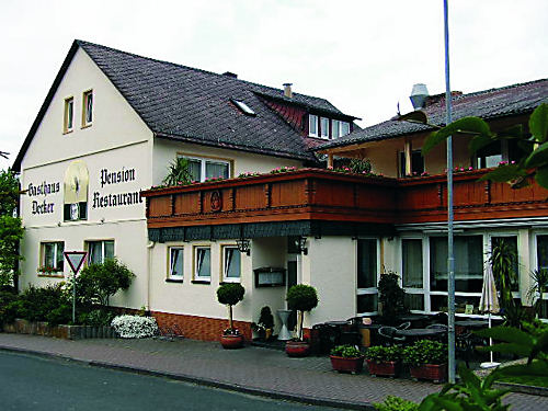 Hessen à La Carte: Restaurantführer - Gasthaus-Pension-Restaurant "Decker"